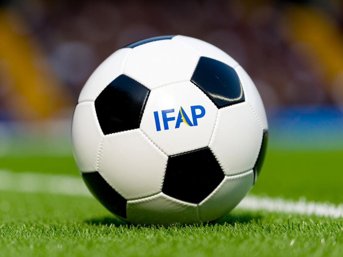 华体会登陆-拉齐奥持续控球牵引对方整体移动，拉齐奥的传奇球员